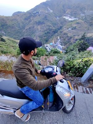 Bhatta Falls roads view image