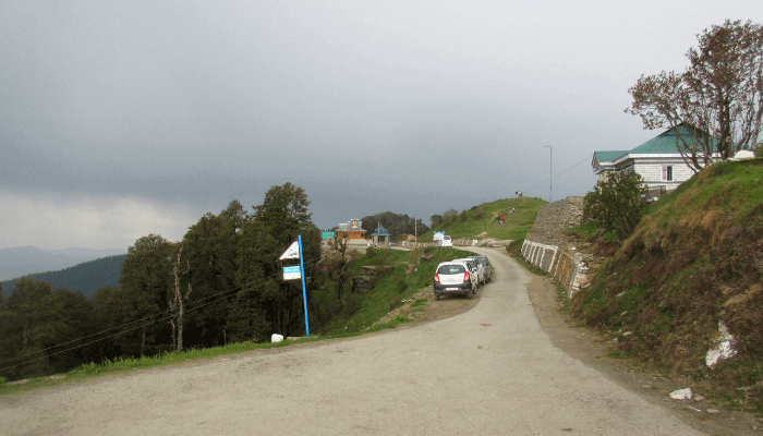 Narkanda hatu peak road view Himachal Pradesh image